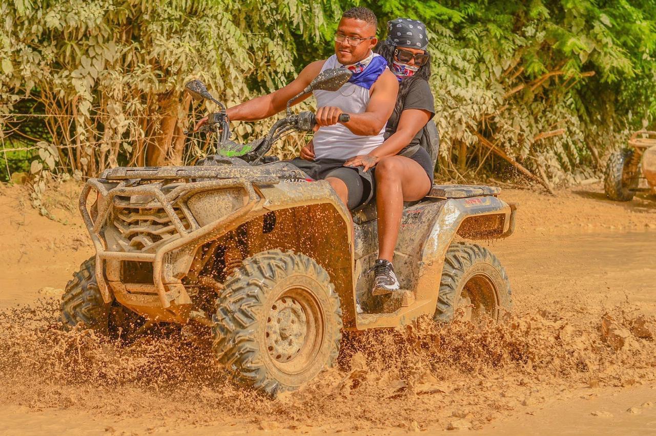 HIGH VIBES EXCURSIONS & TOURS DR