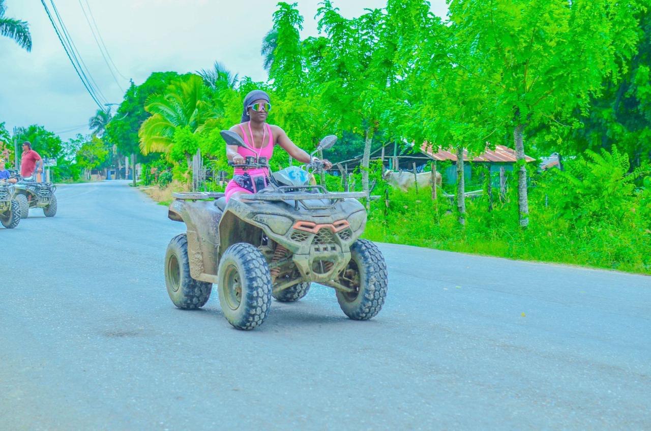 HIGH VIBES EXCURSIONS & TOURS DR